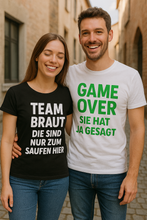 Personalisiertes T-Shirt mit 4-zeiligem Wunschtext – Individuelles Shirt bedrucken lassen